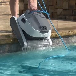 Doheny's Advantage Pro Wi-Fi Robotic Cleaner -Doheny Shop 8475 d sq